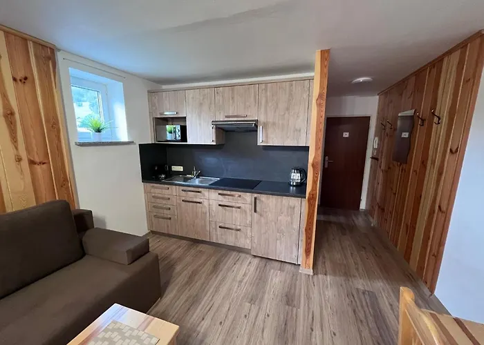 Mountain Near Bus - Walk Everywhere - Location