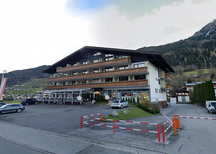 Mountain Near Bus - Walk Everywhere - Location Kaprun